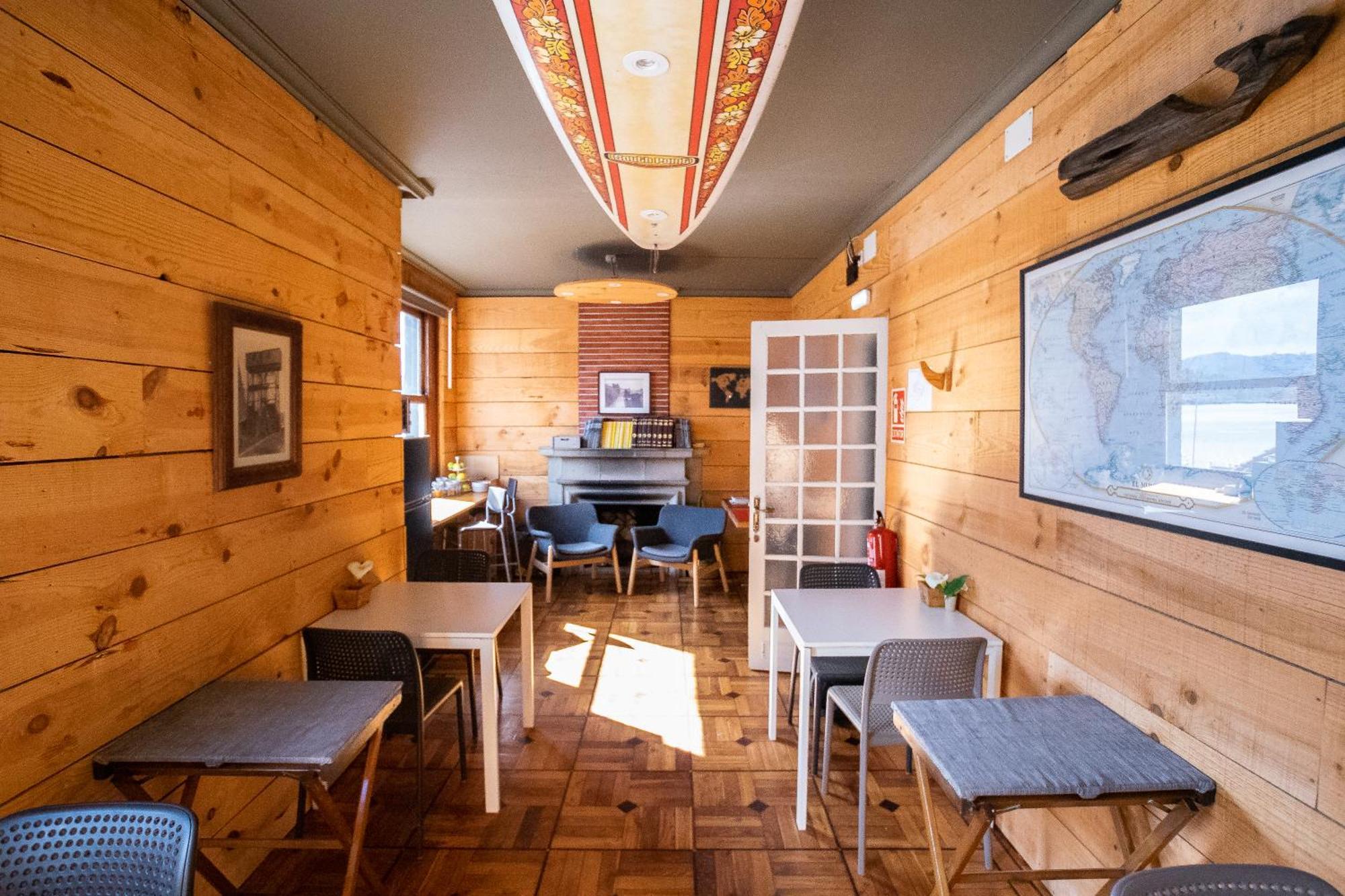 Carving Surf Hostel Сан-Эстебан-де-Правия Экстерьер фото